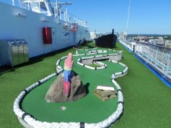 Carnival Splendor Mini Golf picture