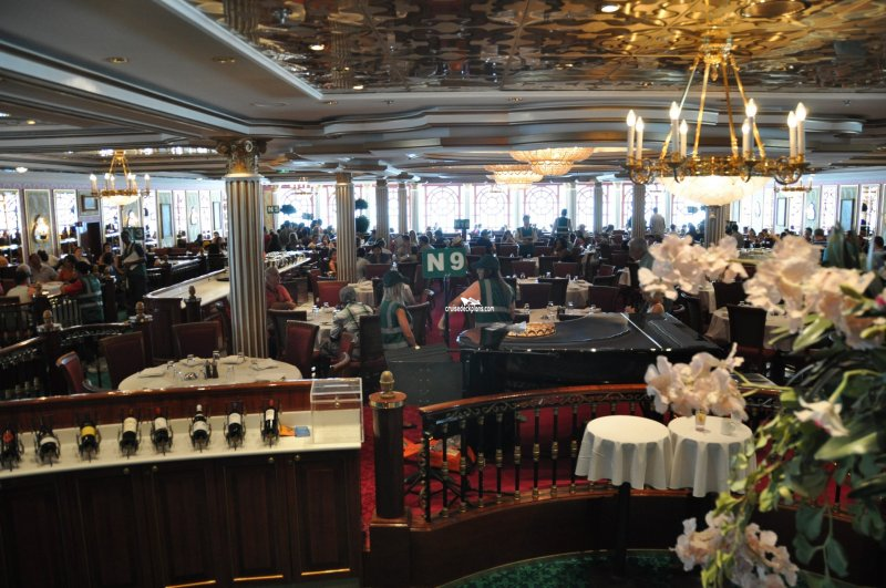 norwegian star dining room