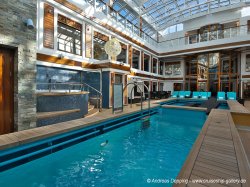 Norwegian Escape Haven Courtyard picture