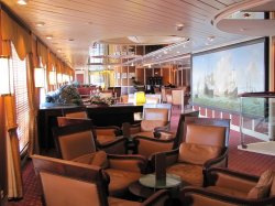 Prinsendam Explorers Lounge picture