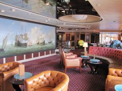 Prinsendam Explorers Lounge picture