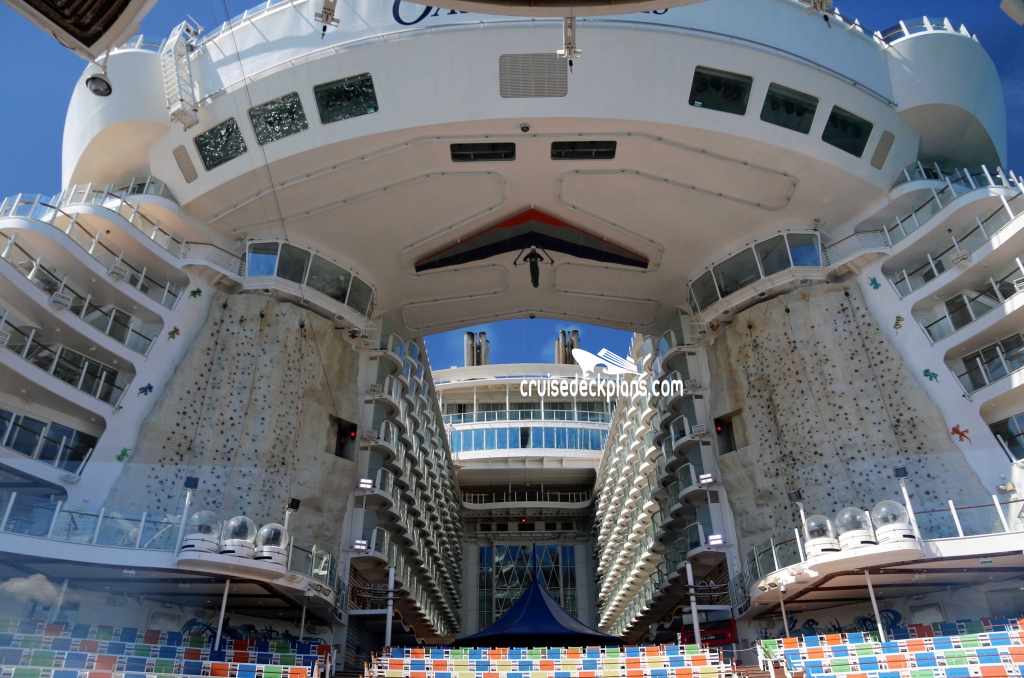 Oasis of the Seas Aquatheater Pictures