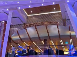 Oasis of the Seas Schooner Bar picture