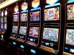 Anthem of the Seas Casino Royale picture