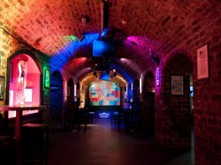 Norwegian Epic Cavern Club picture