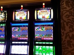 Anthem of the Seas Casino Royale picture