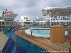 Norwegian Breakaway Main Pool picture