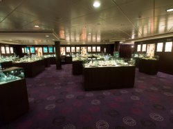 Norwegian Epic Shops picture