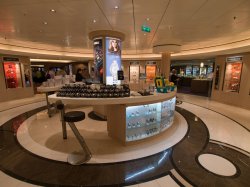 Norwegian Epic Shops picture