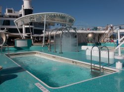 Norwegian Epic Pool picture