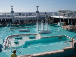 Norwegian Epic Pool picture