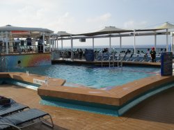 Empress of the Seas Pool picture