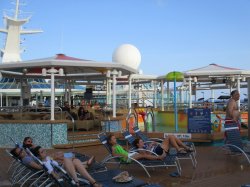 Empress of the Seas Pool picture