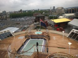 Queen Mary 2 Minnows Pool picture