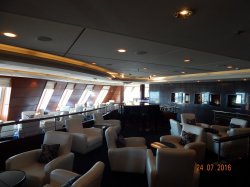 Queen Mary 2 Commodore Club picture
