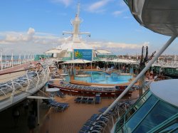 Vision of the Seas Main Pool picture