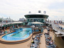 Vision of the Seas Main Pool picture