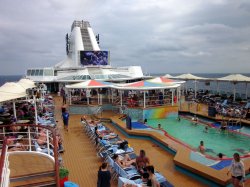 Empress of the Seas Pool picture