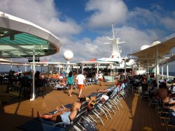 Empress of the Seas Pool picture