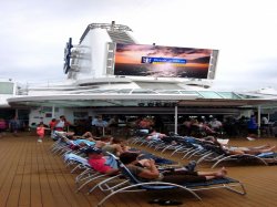 Empress of the Seas Pool picture