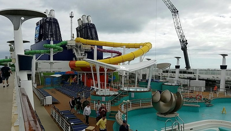 Norwegian Epic Pool Pictures