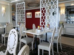 Norwegian Epic Garden Cafe picture