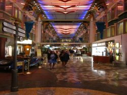 Independence of the Seas Royal Promenade picture