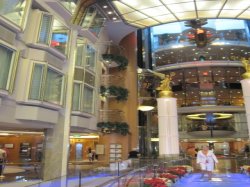 Freedom of the Seas Royal Promenade picture