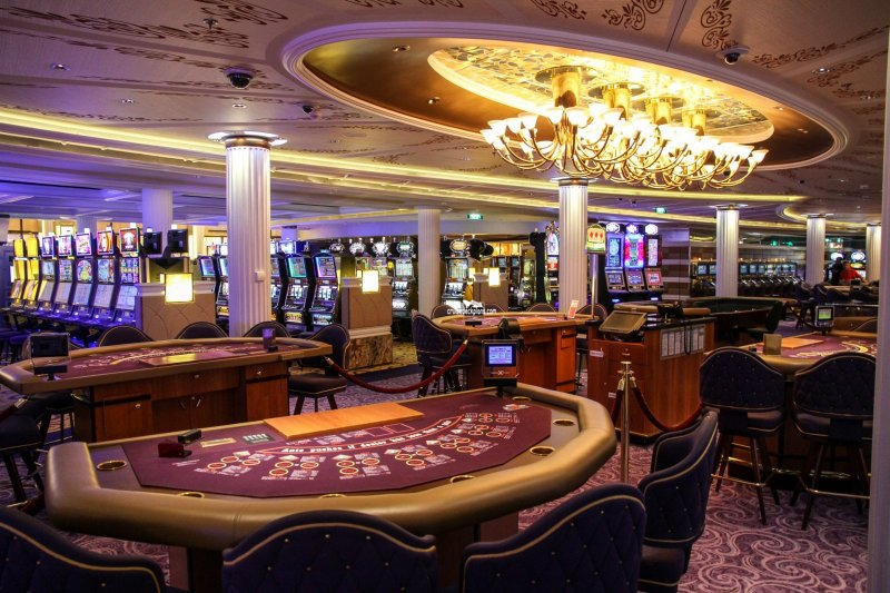 celebrity equinox casino