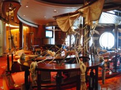 Explorer of the Seas Schooner Bar picture