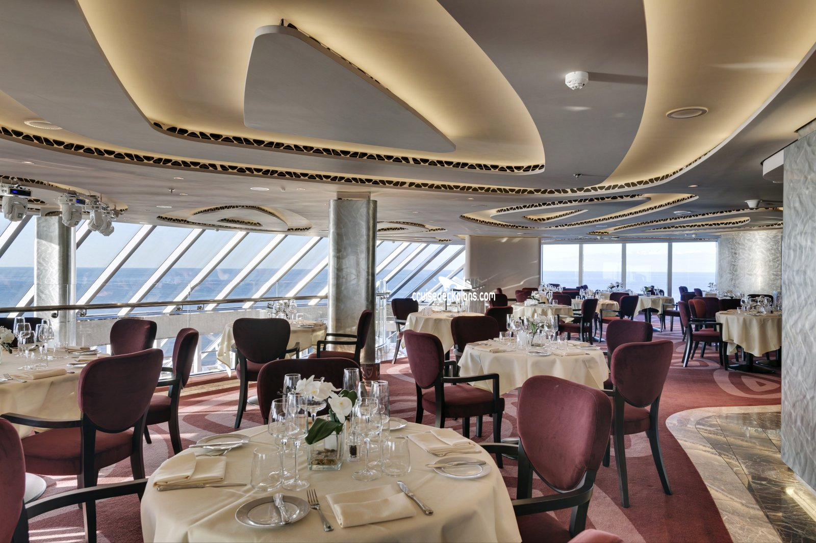 msc yacht club restaurant seaside