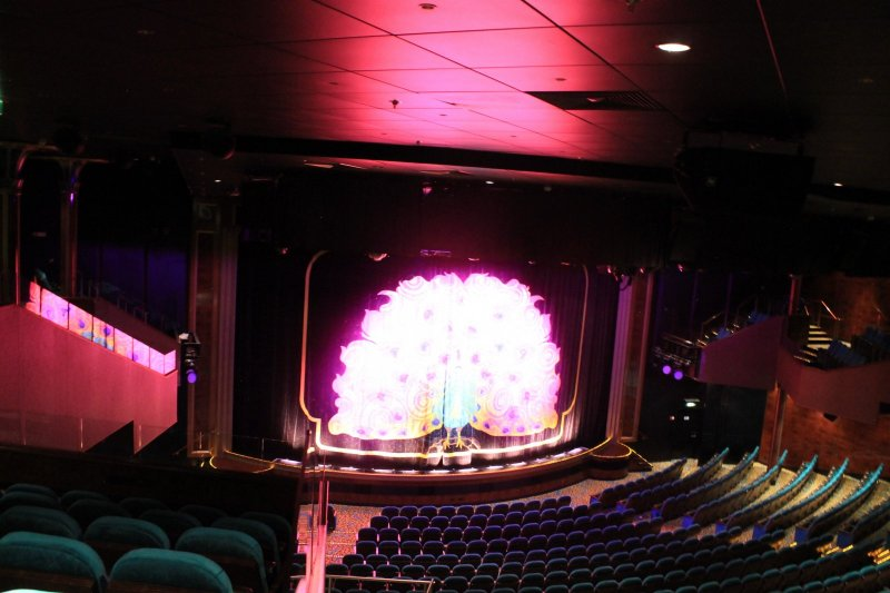 norwegian-pearl-stardust-theater-pictures