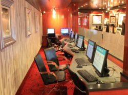 Norwegian Pearl Internet Cafe picture