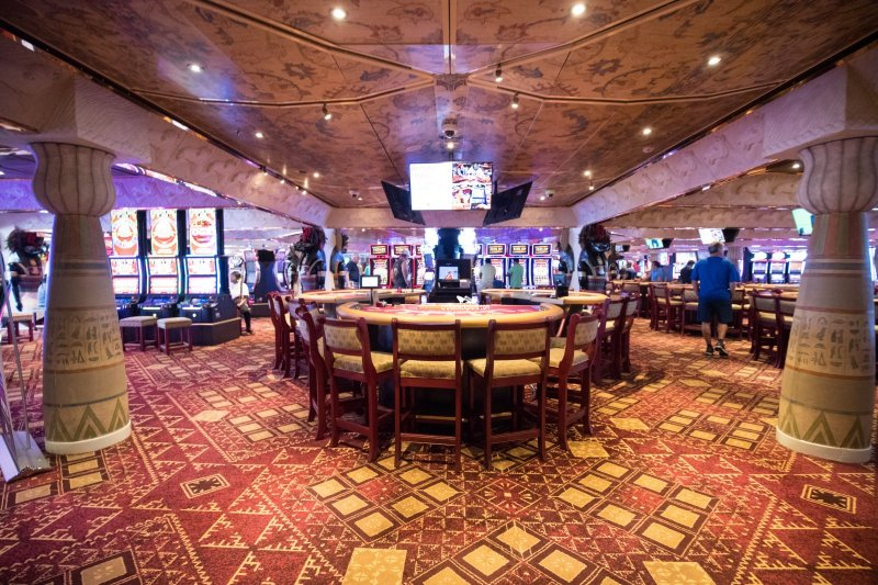 casino on carnival glory