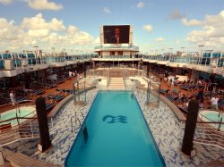 Royal Princess III Main Pool picture