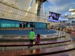 Oasis of the Seas Aquatheater picture