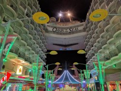Oasis of the Seas Boardwalk picture